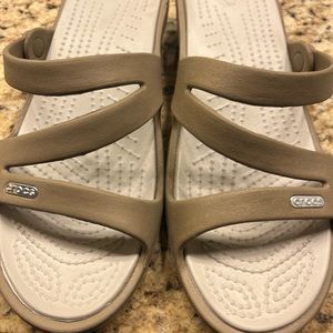 Women’s Crocs slip on sandals